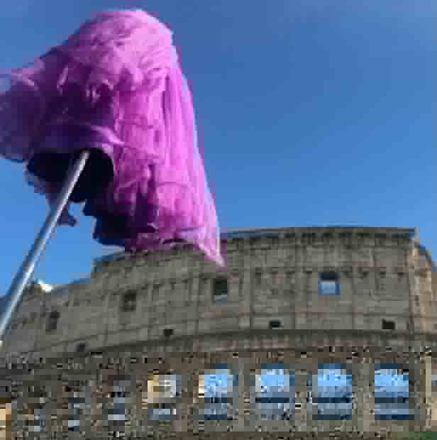 La guida turistica Snežana Fraj al Colosseo di Roma